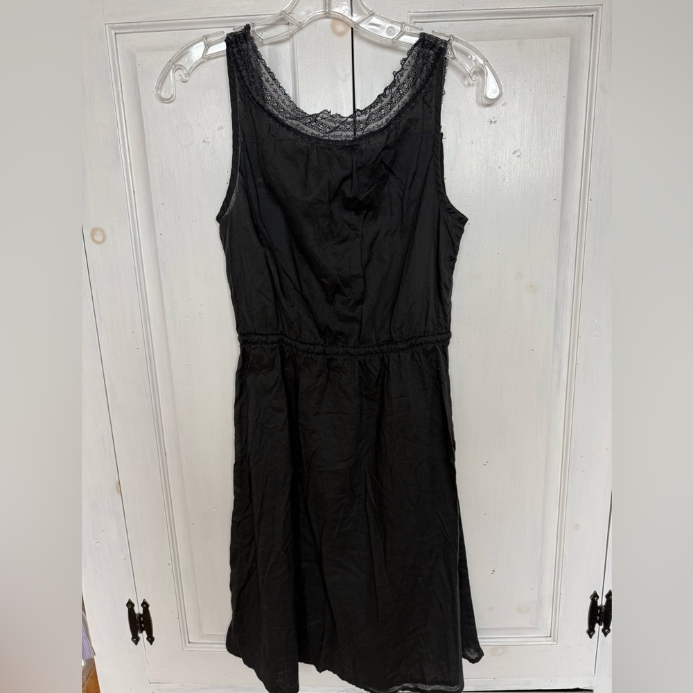 Cute and casual black lace trim dress. - Picture 6 of 8